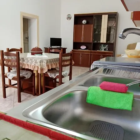 Casa Vacanze La Rosa Feriehus