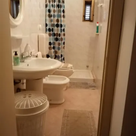 Casa Vacanze La Rosa Feriehus *